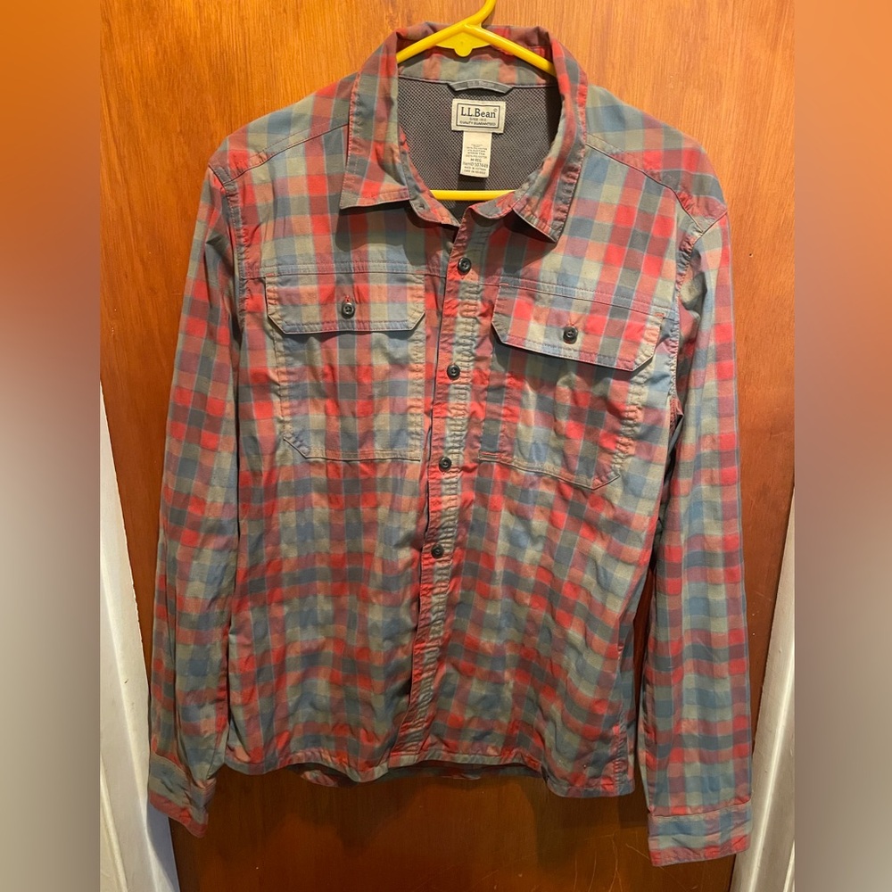 Men’s light weight performance button down